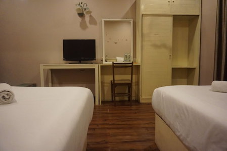 Queens Hotel, Chum Phae, Thailand