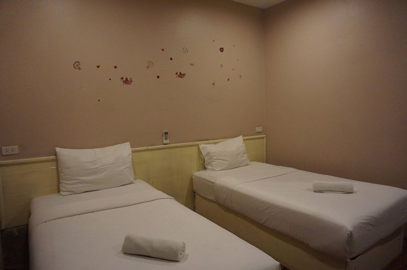 Queens Hotel, Chum Phae, Thailand