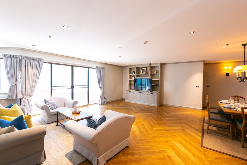 Your Private Oasis Stylish 2br With Spacious Living Room and Pool Access, Bangkok, Thailand