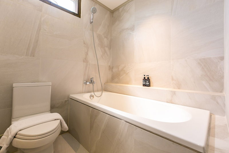 Your Private Oasis Stylish 2br With Spacious Living Room and Pool Access, Bangkok, Thailand