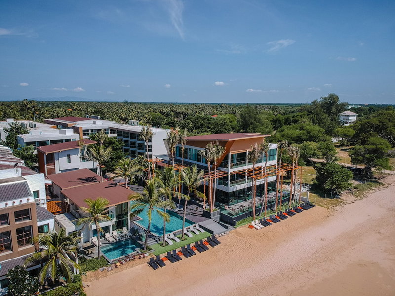 Eco Cozy Beachfront Resort Chaam, Cha-am, Thailand