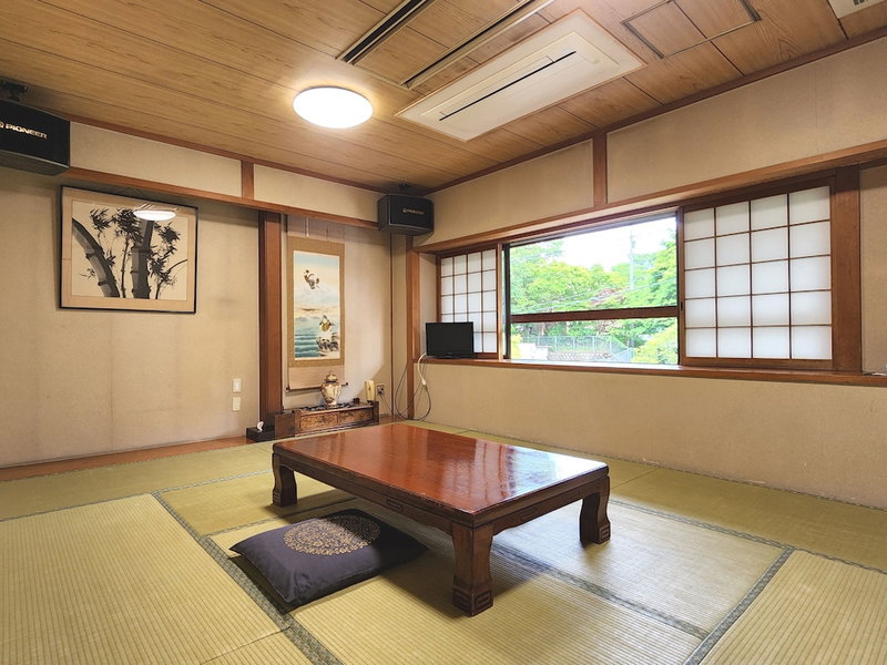 Ena Toutaro, Ena, Japan