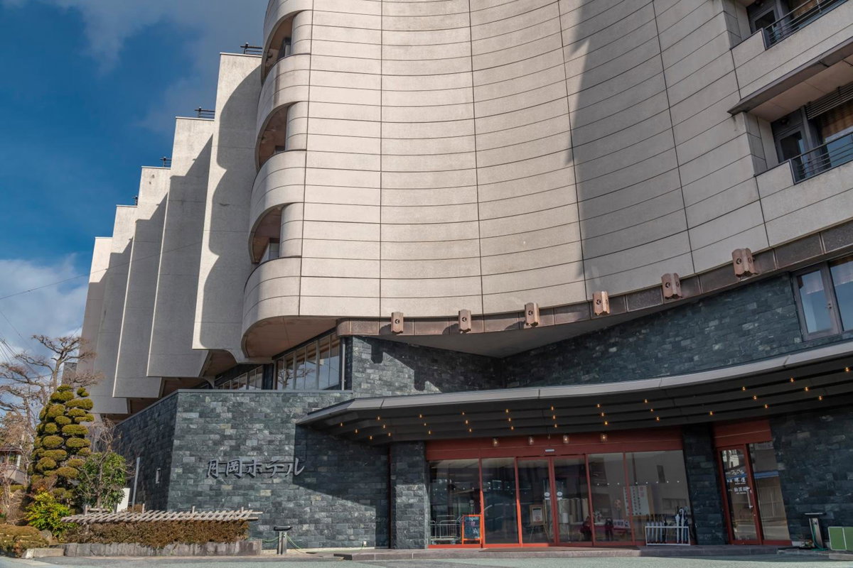 Senkeien Tsukioka Hotel, Япония