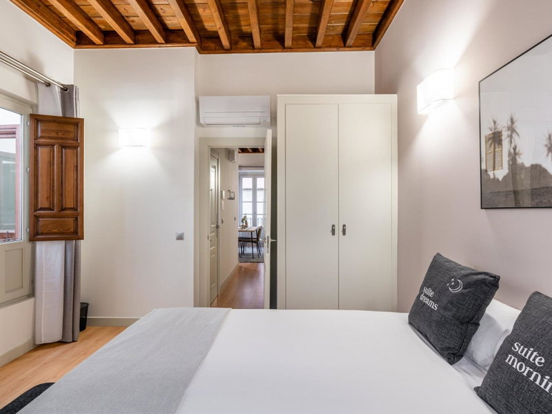 Limehome Granada Calle Mirasol, Granada, Spain