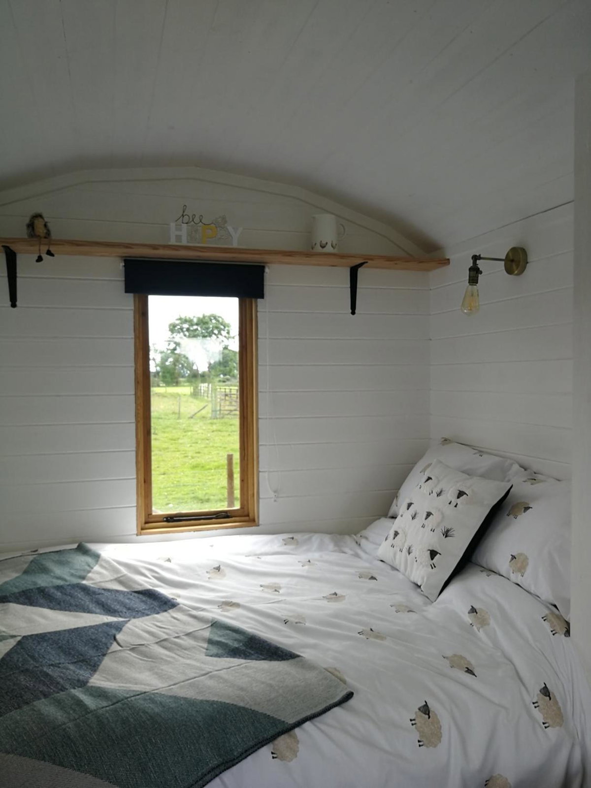 Hotel · Sunny Mount Shepherd's Hut, Long Marton