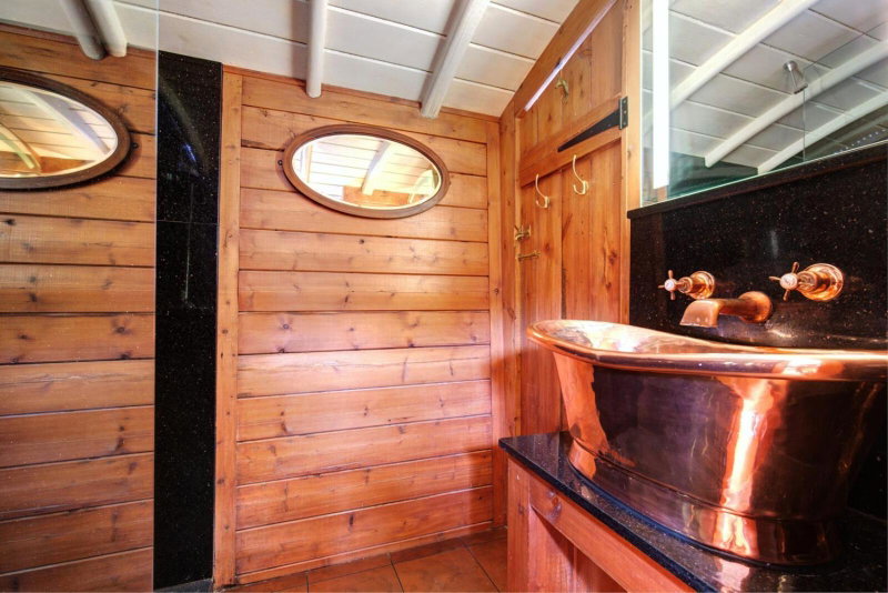 The Railway Hotel by Barefoot Retreats, Burnham Market, United Kingdom