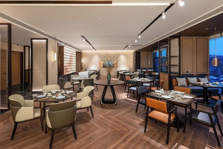 Howard Johnson By Wyndham Guotou Plaza Zigong, Zigong, China
