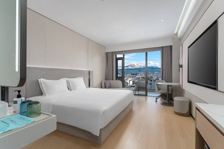 Holiday Inn Express Lijiang Ancient Town by IHG, Lijiang, China