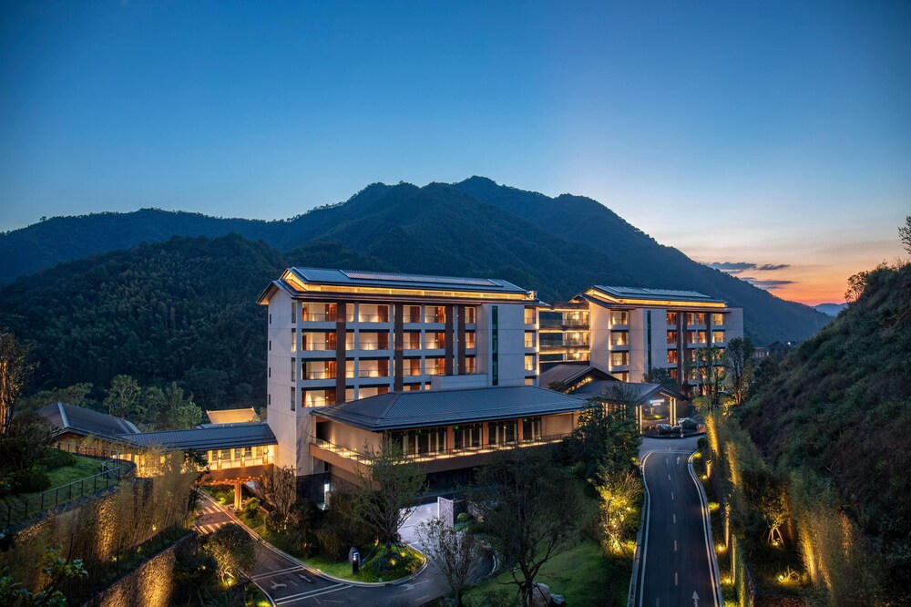 Wyndham Qingyuan Lianzhou Hot Spring Resort, China
