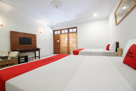 RedDoorz Plus near Alun Alun Selatan 2, Yogyakarta, Indonesia