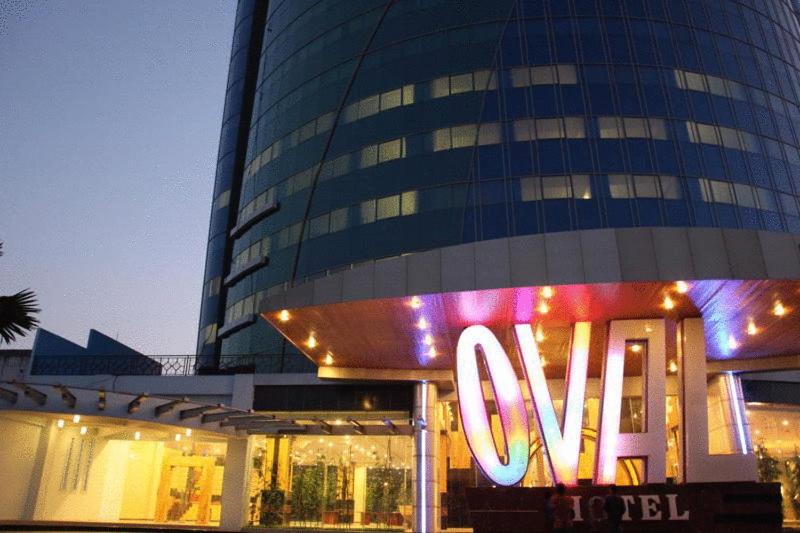 Hotel · Hotel Oval, Surabaya