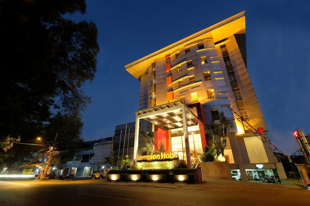 Lampion Hotel Solo, Indonesia