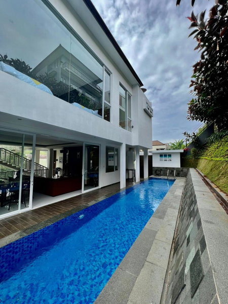 Platinum Yellow Bandung Villa 24 Pax Private Pool, Bengkok, Indonesia