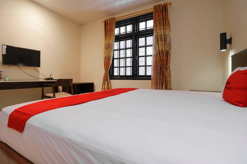 RedDoorz Plus near Halim Perdanakusuma 2, Jakarta, Indonesia