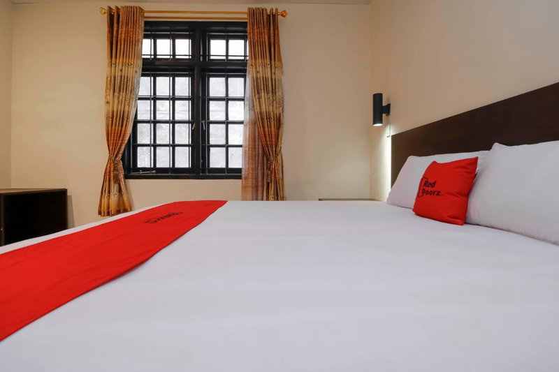 RedDoorz Plus near Halim Perdanakusuma 2, Jakarta, Indonesia