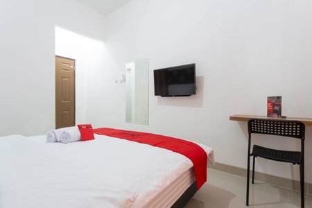 RedDoorz Plus @ Boulevard Residence BSD, Tangerang, Indonesia