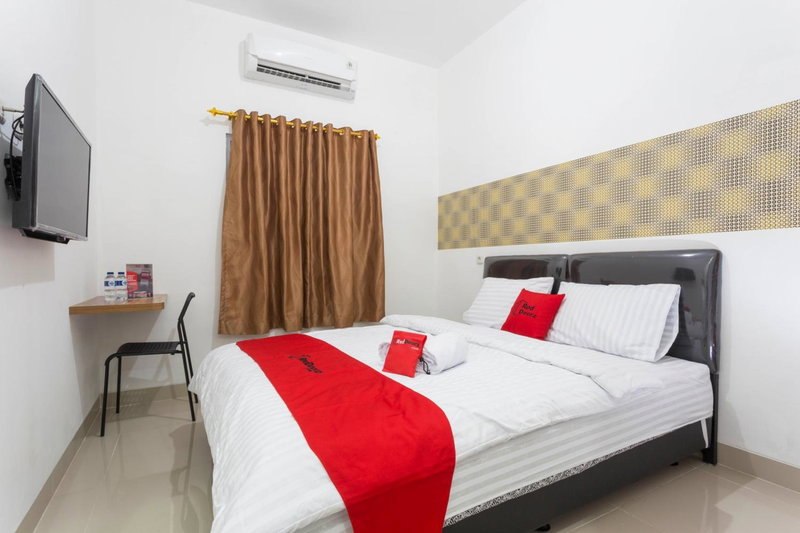 RedDoorz Plus @ Boulevard Residence BSD, Tangerang, Indonesia