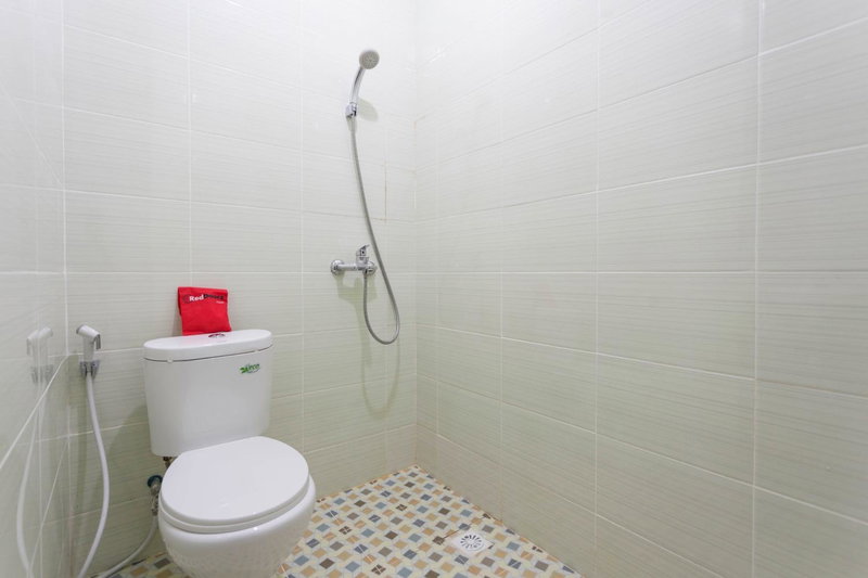 RedDoorz Plus @ Boulevard Residence BSD, Tangerang, Indonesia
