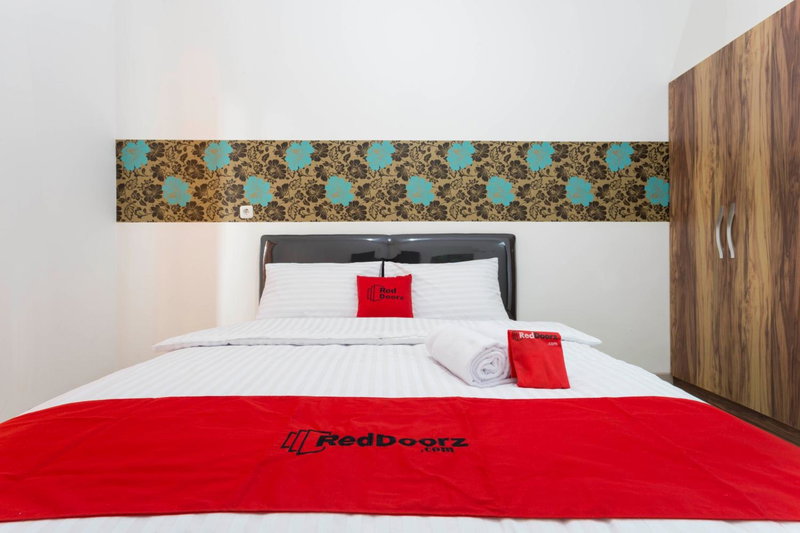 RedDoorz Plus @ Boulevard Residence BSD, Tangerang, Indonesia