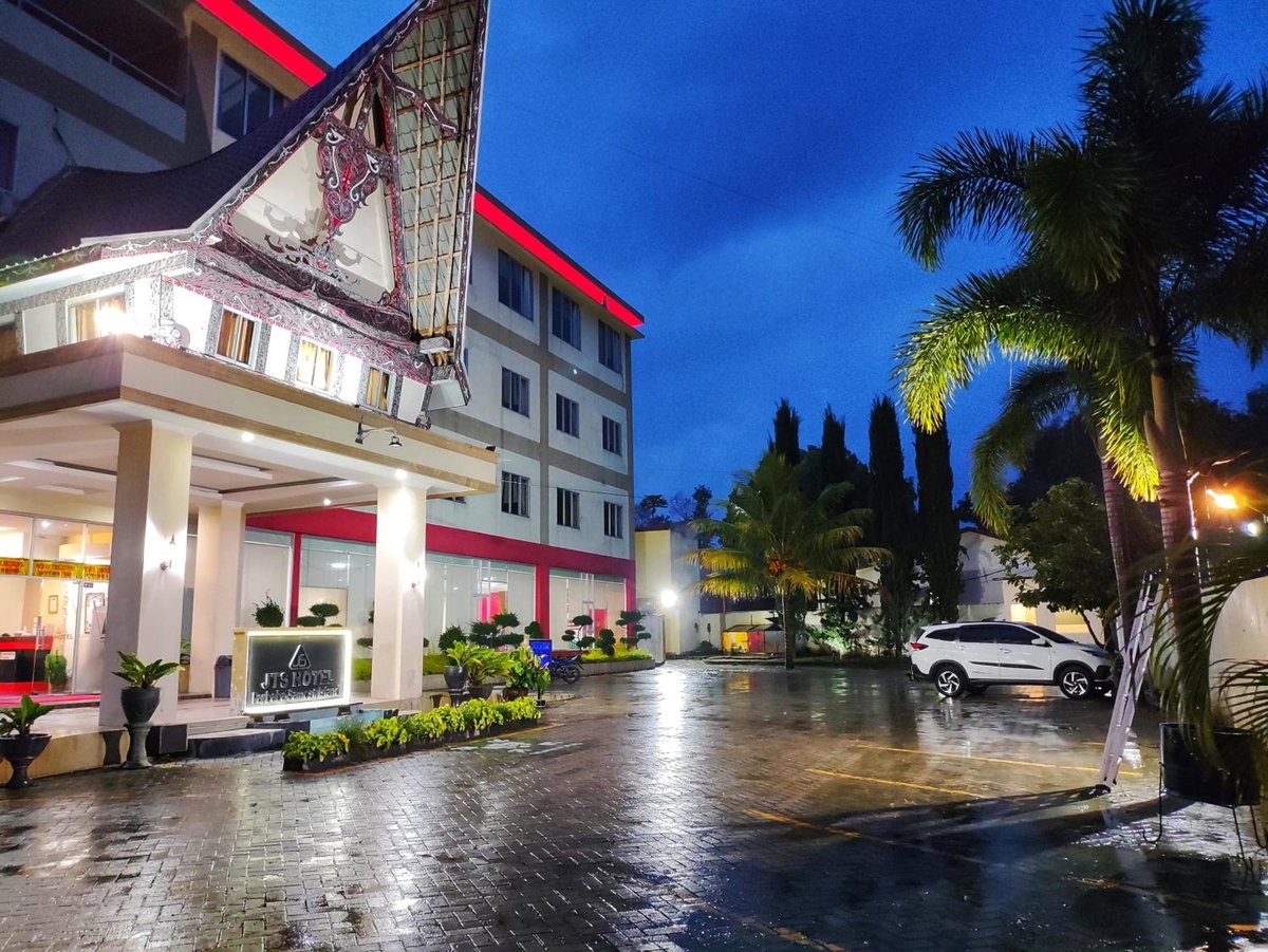 Hotel · JTS Hotel, Sinabono