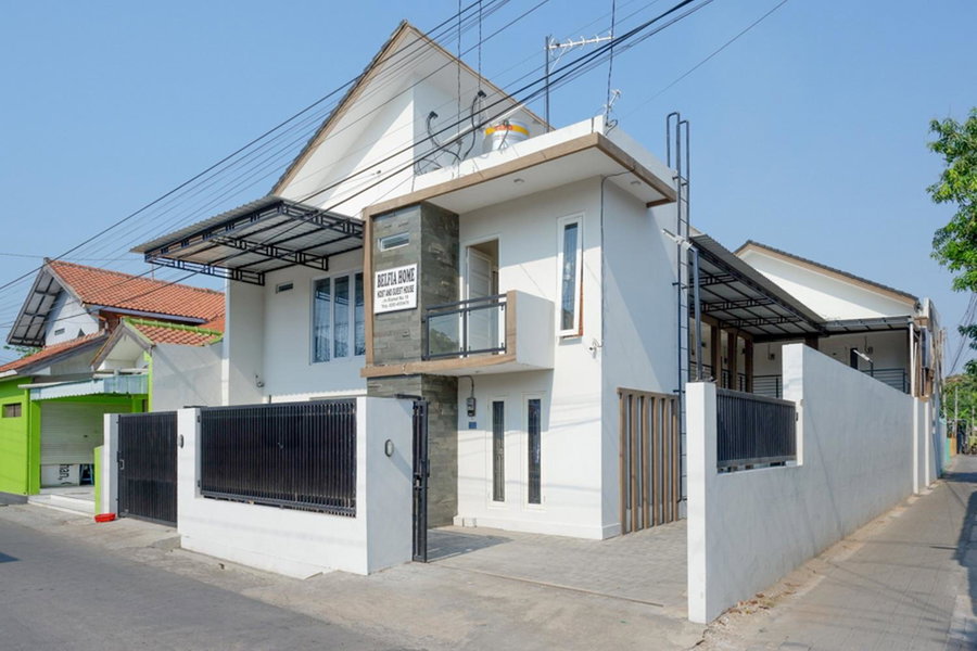 RedDoorz Plus Syariah near Stasiun Tegal 2, Tegal, Indonesia