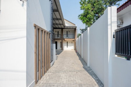 RedDoorz Plus Syariah near Stasiun Tegal 2, Tegal, Indonesia