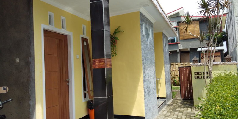 Penginapan Kahan, Batu, Indonesia