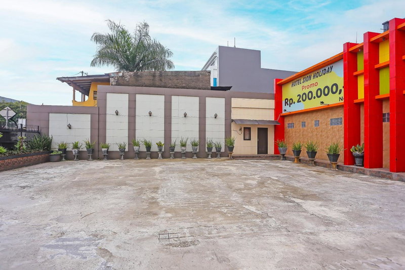 Hotel O Sion Holiday, South Tangerang, Indonesia
