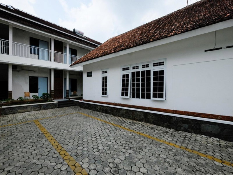 RedDoorz near Moro Mall Purwokerto, Purwokerto, Indonesia