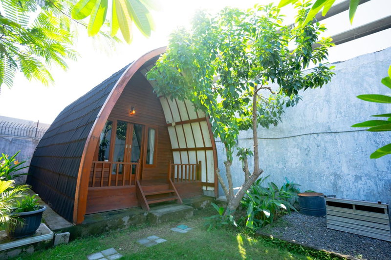 RedDoorz Syariah near Lombok Epicentrum Mall, Mataram, Indonesia