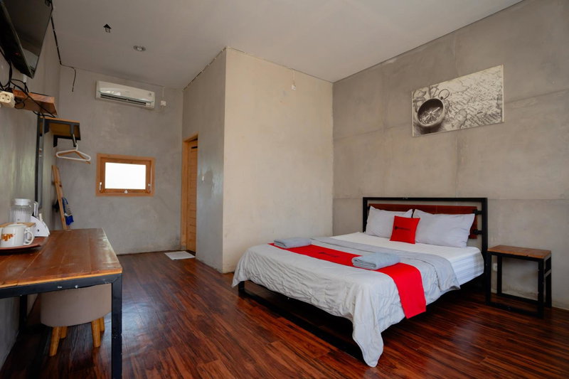 RedDoorz Syariah near Lombok Epicentrum Mall, Mataram, Indonesia