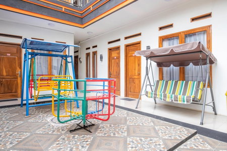 Urbanview Hotel One Family Maribaya by RedDoorz, Lembang, Indonesia