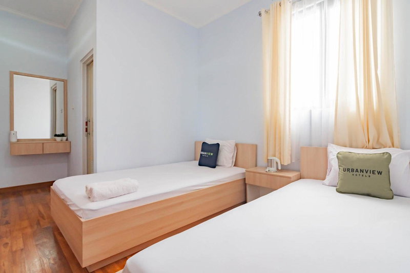 Urbanview Hotel One Family Maribaya by RedDoorz, Lembang, Indonesia