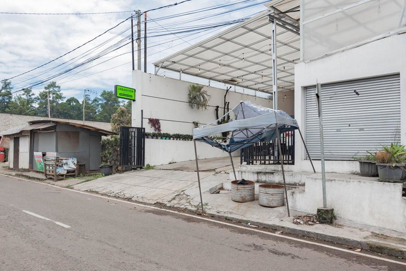 Urbanview Hotel One Family Maribaya by RedDoorz, Lembang, Indonesia