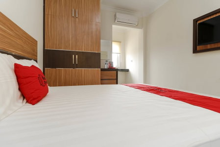 RedDoorz Plus near Palembang Square Mall, Palembang, Indonesia