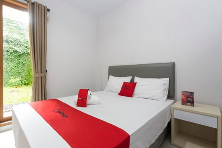 RedDoorz Plus near Cilandak Town Square 2, Jakarta, Indonesia