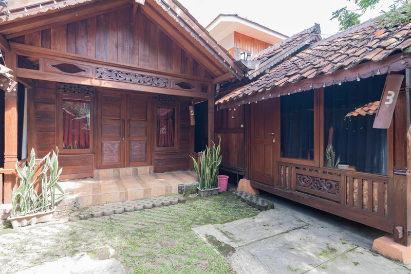 RedDoorz near Farmhouse Lembang, Bandung, Indonesia