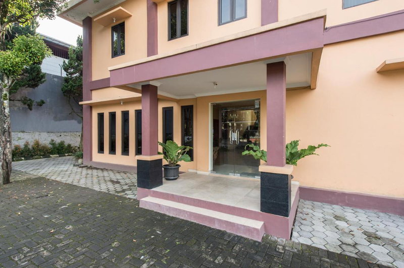 Hotel 68 Lembang, Bandung, Indonesia