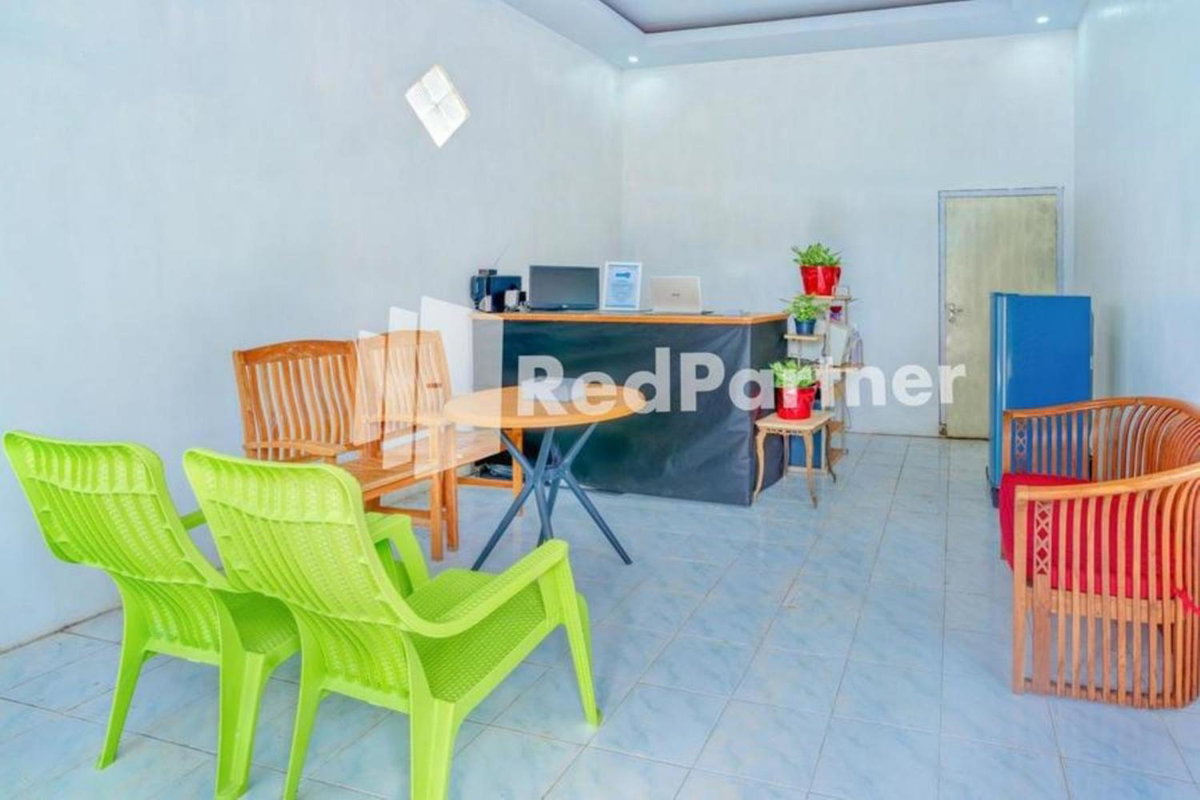 Griya Rahayu Guesthouse Mitra RedDoorz near Jatim Park 2 Batu, Indonesia