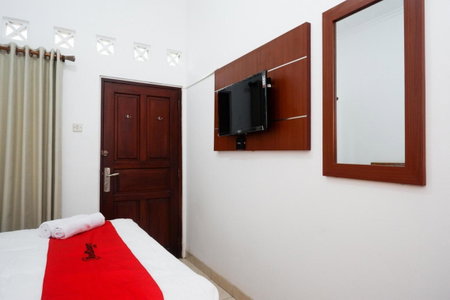 RedDoorz Syariah near Exit Tol Krapyak Semarang, Kalibanteng-kidul, Indonesia
