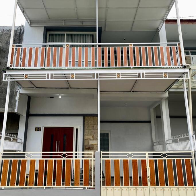 Kayz Villa Batu dengan Kolam Renang Pribadi, Indonesia