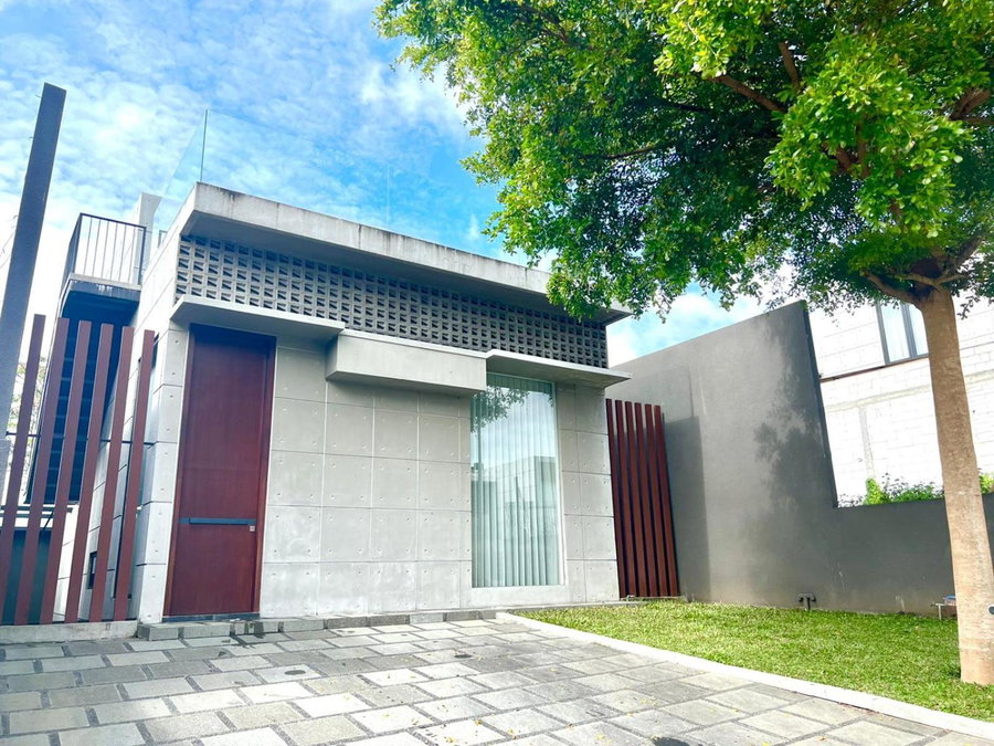 Villa Andara, Tlekung, Indonesia