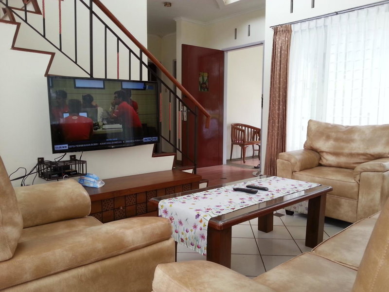 Villa 5cemara, Batureo 1, Indonesia