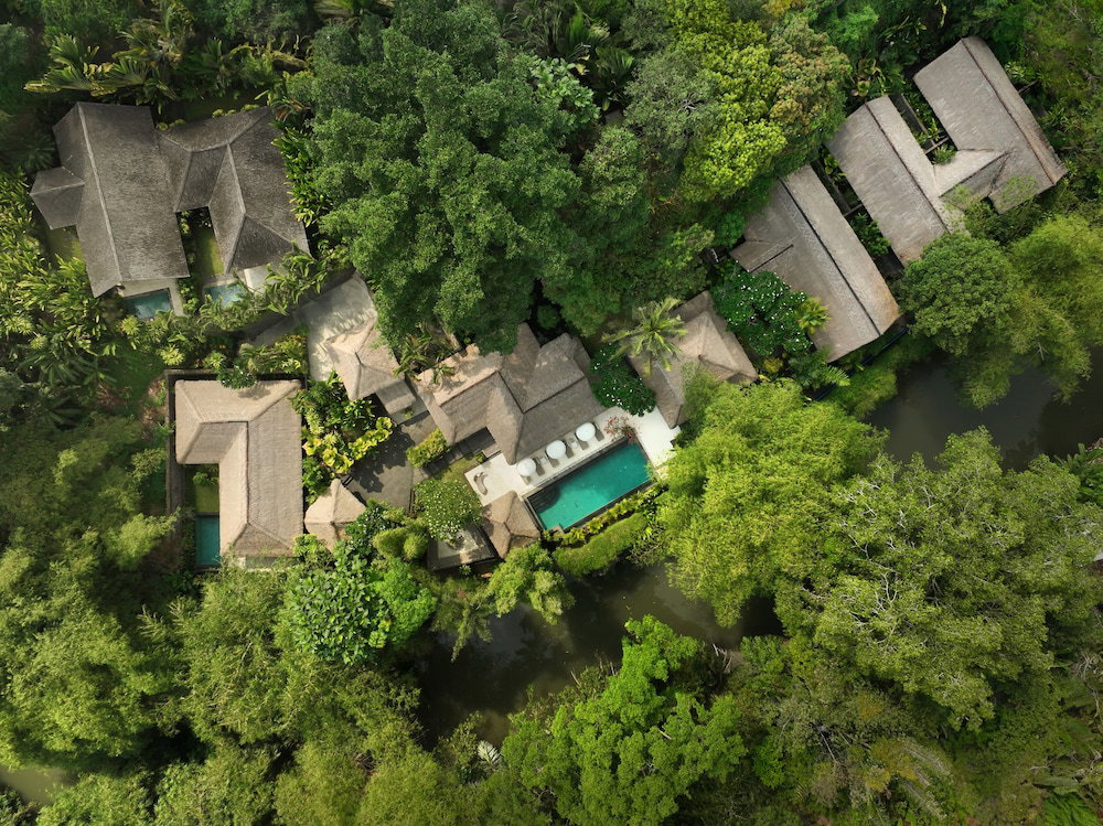 Hotel · Omecure by Nakula, Cepaka