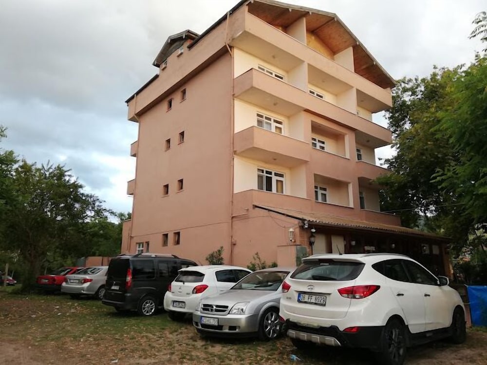 Pinar Otel, Turkey