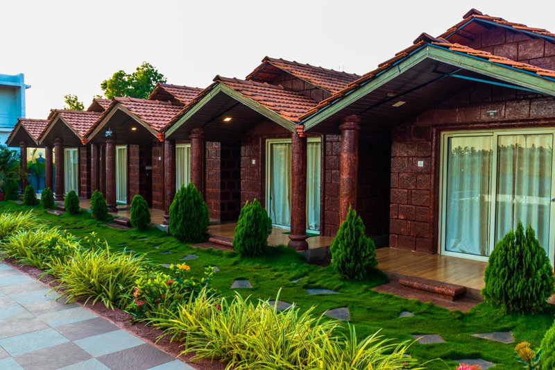 Rofinos Cottages, Parra, India