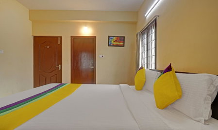 Itsy Hotels Rithika Inn Blossoms, Chennai, India
