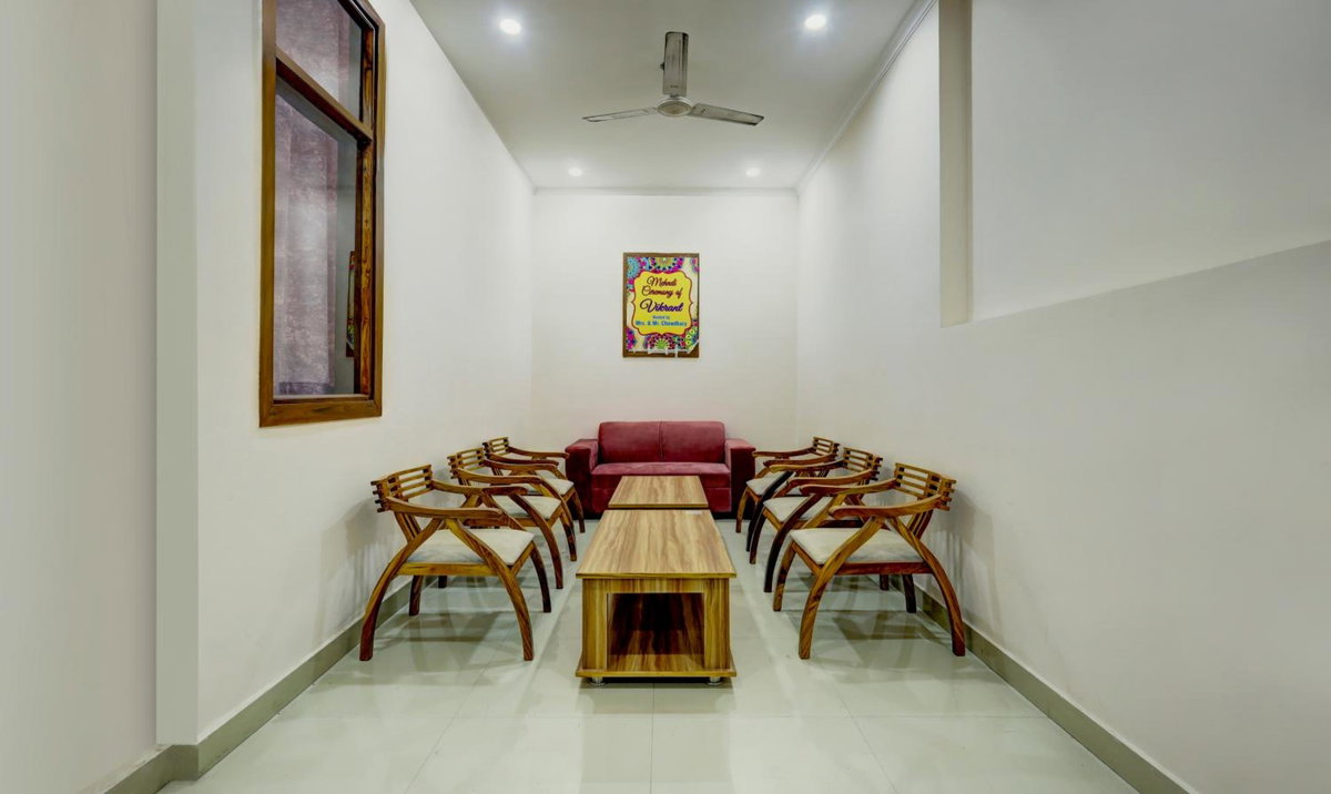 Hotel · Treebo Primeone, Noida
