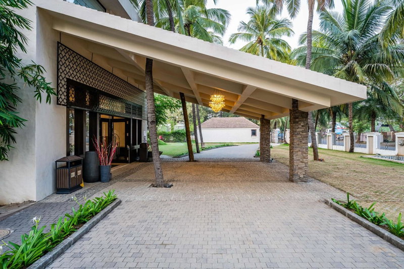 Silver Waves Resort & Spa - Daman, Daman, India