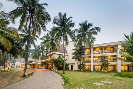Silver Waves Resort & Spa - Daman, Daman, India